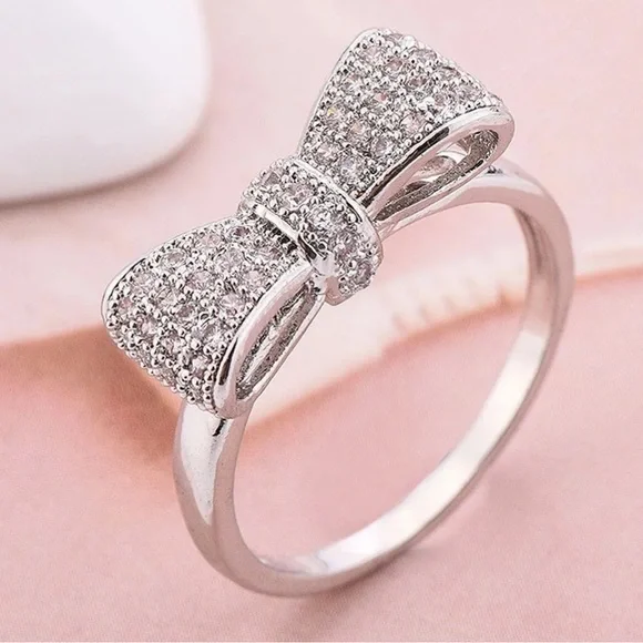 LAST ONE‼️ Silver Rhinestones Bow Diamond Ring - Picture 1 of 9